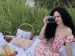 VictoriaClifford - female with brown hair and  big tits webcam at LiveJasmin