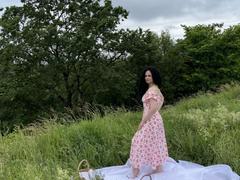 VictoriaClifford - female with brown hair and  big tits webcam at LiveJasmin