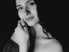 VictoriaClifford - female with brown hair and  big tits webcam at LiveJasmin