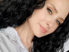 VictoriaClifford - female with brown hair and  big tits webcam at LiveJasmin