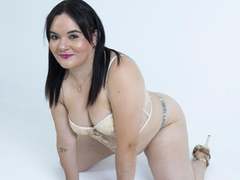 VictoriaPrice - female with black hair webcam at xLoveCam