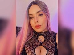 VictoriaRoyale - female with red hair webcam at xLoveCam