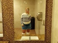 VictoriaSalvatoreX - female with brown hair webcam at xLoveCam