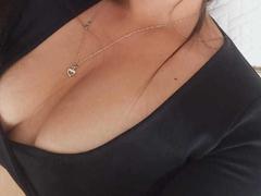 VictoriaWaynee - female with brown hair webcam at LiveJasmin
