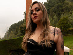 VictoriaStock - blond female with  big tits webcam at LiveJasmin