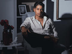 VictoryCassus - male webcam at xLoveCam