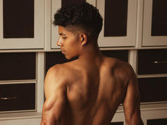 VictoryCassus - male webcam at xLoveCam