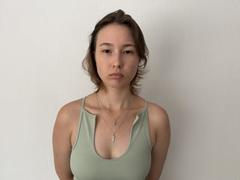 VidaBenfer - female with brown hair webcam at xLoveCam