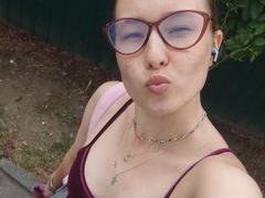 VidaBenfer - female with brown hair webcam at xLoveCam