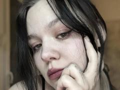 ViellaRosewood - female with black hair and  big tits webcam at xLoveCam