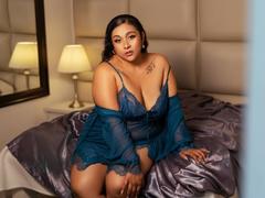 Vikyleee - female with black hair and  big tits webcam at xLoveCam