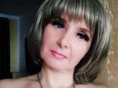 Vikaohair - blond female with  small tits webcam at xLoveCam
