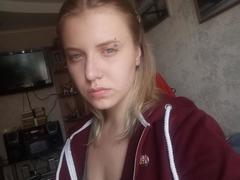 VikiCharm from xLoveCam