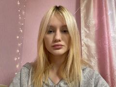 VikiKuritz - blond female webcam at xLoveCam