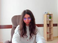 VikkiRi - female with brown hair and  big tits webcam at xLoveCam