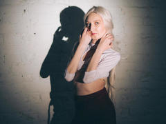 ViktoriaClark - blond female with  big tits webcam at LiveJasmin