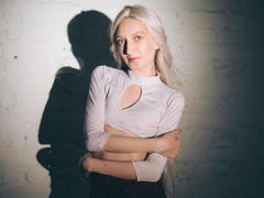 ViktoriaClark - blond female with  big tits webcam at LiveJasmin
