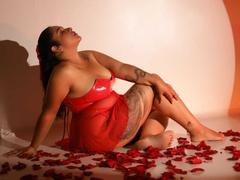 Vikyleee - female with black hair and  big tits webcam at xLoveCam