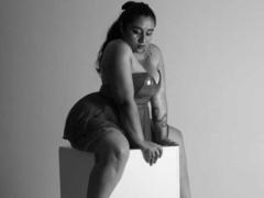 Vikyleee - female with black hair and  big tits webcam at xLoveCam