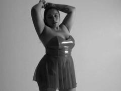 Vikyleee - female with black hair and  big tits webcam at xLoveCam