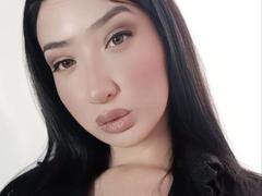 VindahRosier - female with brown hair webcam at xLoveCam