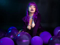 IvanaHogtie - female with black hair webcam at LiveJasmin