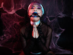 IvanaHogtie - female with black hair webcam at LiveJasmin