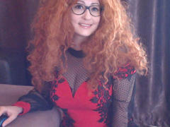 VioletNice - female with brown hair webcam at ImLive