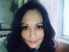 VioletNice - female with brown hair webcam at ImLive