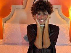 VioletSalvatore - shemale with black hair webcam at xLoveCam