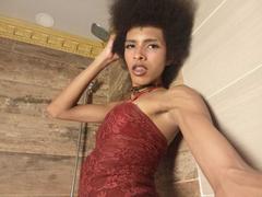 VioletSalvatore - shemale with black hair webcam at xLoveCam