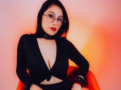 VioletaWhitee - female with black hair webcam at xLoveCam