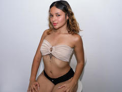 VioletaWilliams - blond female webcam at xLoveCam