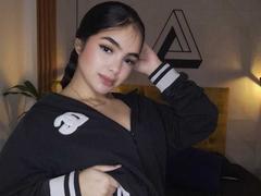 ViolettSweeet - female with black hair webcam at xLoveCam