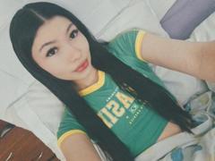 Violetta_Leroy - female with brown hair webcam at ImLive