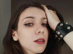 VirgieLetang - female with brown hair webcam at xLoveCam