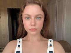 VirginiaEash from xLoveCam
