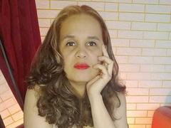 VittoriaI - female with black hair webcam at xLoveCam