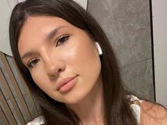 VivaDelavi - female with brown hair and  big tits webcam at xLoveCam