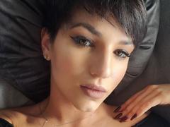 ViviHutton - female with brown hair webcam at LiveJasmin