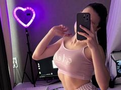 MarilynDivine - female with black hair webcam at xLoveCam