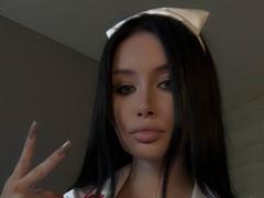 MarilynDivine - female with black hair webcam at xLoveCam