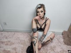 ViviaDark - blond female webcam at ImLive