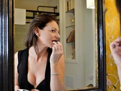 VivianTease - female with brown hair webcam at xLoveCam
