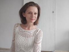 VivianTease - female with brown hair webcam at xLoveCam