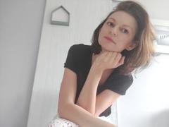 VivianTease - female with brown hair webcam at xLoveCam