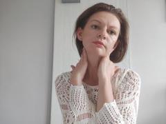 VivianTease - female with brown hair webcam at xLoveCam