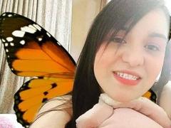 SexyKisses - female with black hair webcam at xLoveCam