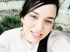 SexyKisses - female with black hair webcam at xLoveCam