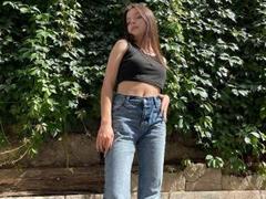 VivienWesti - female with brown hair and  small tits webcam at LiveJasmin